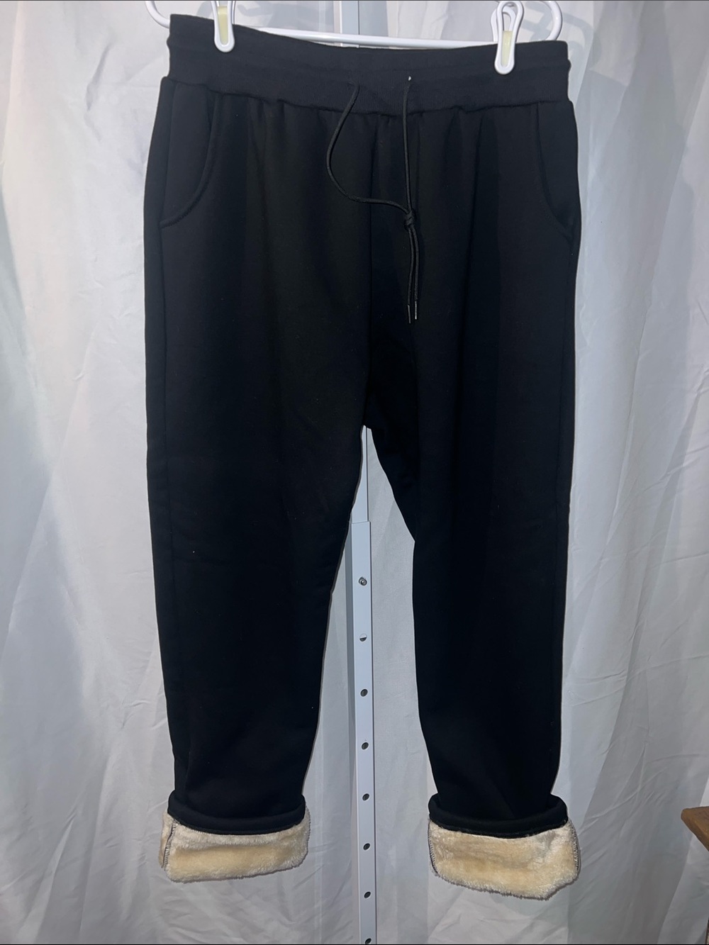 Men's Black Fully Fleece-Lined Jogger Sweatpants with Drawstring and Pockets